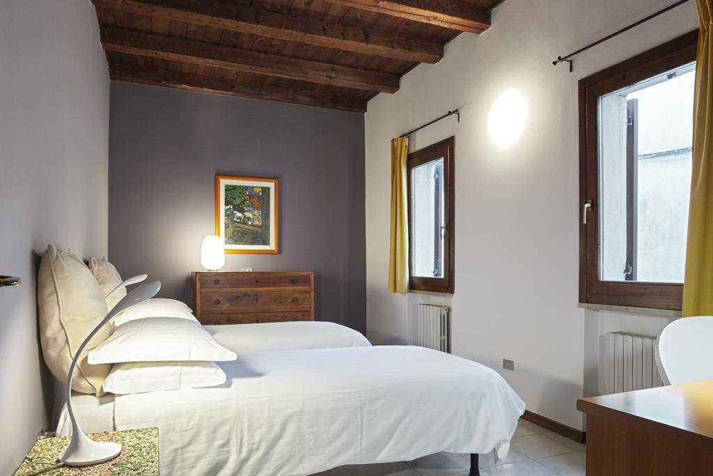 L'Ospite Appartamenti Vérone Extérieur photo